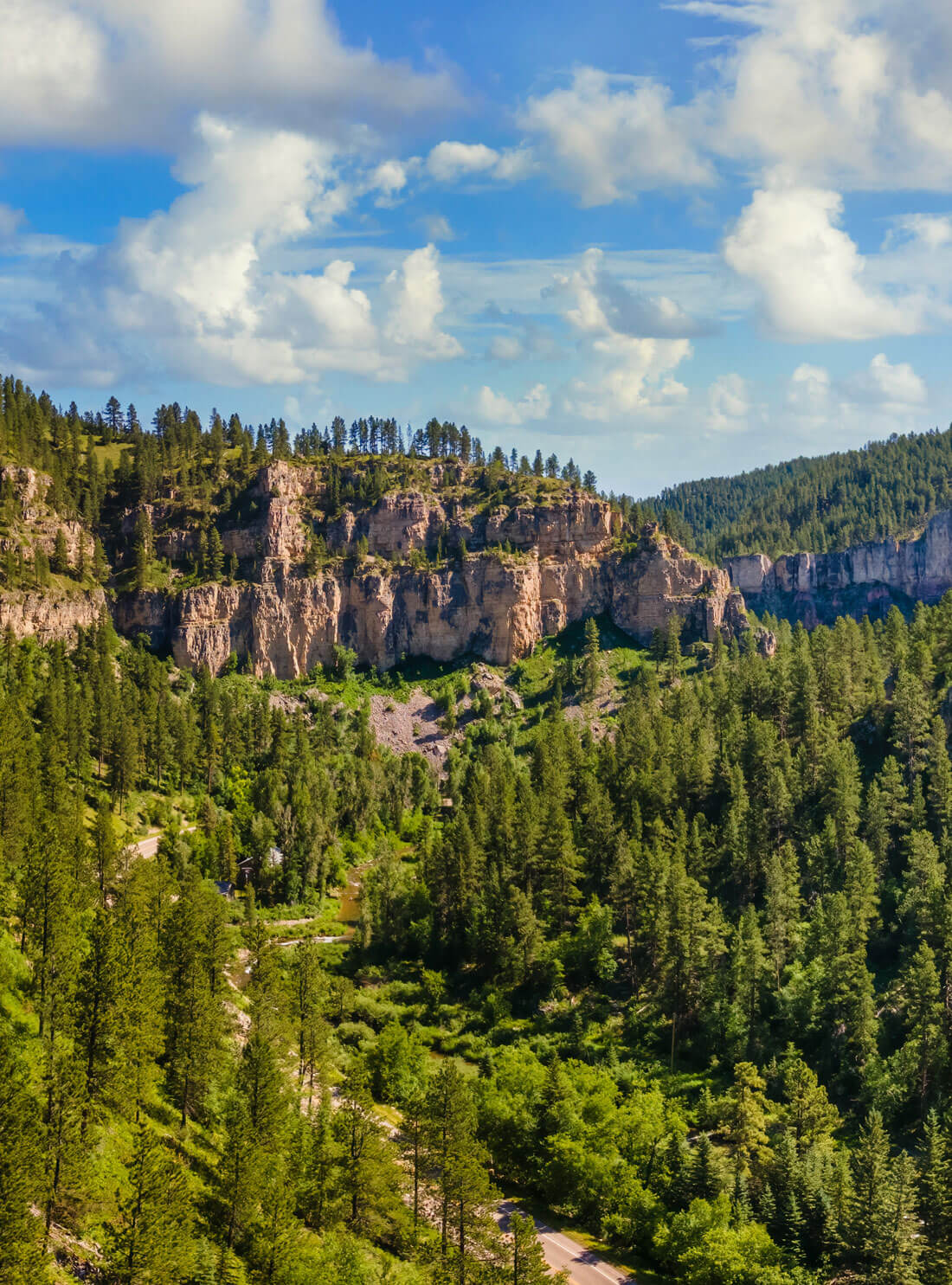 Spearfish Canyon Scenic Byway, South Dakota Black Hills