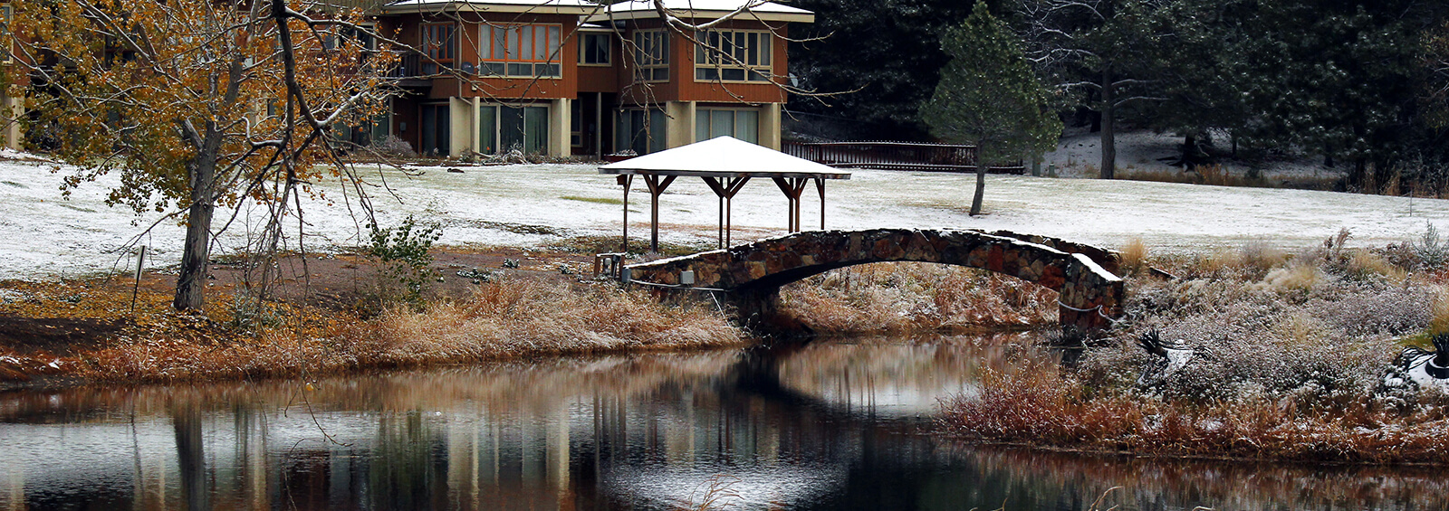 A beautiful winter morning in front of the hotel.