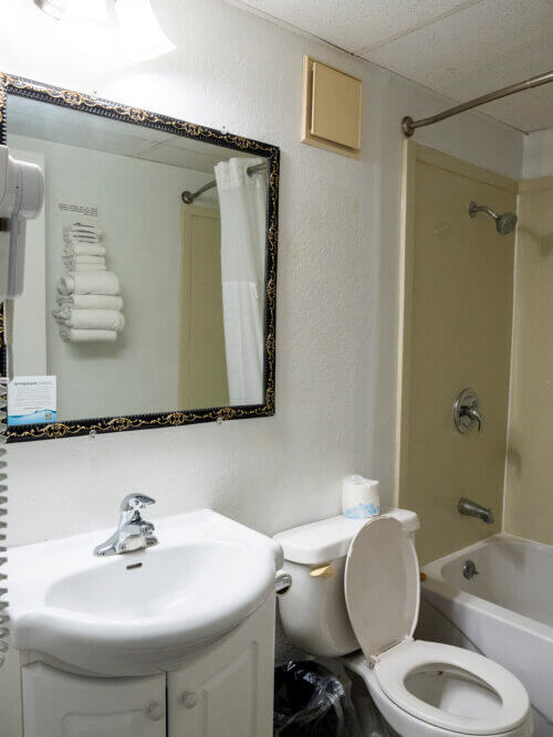 Bathroomamenitiesslideshow2